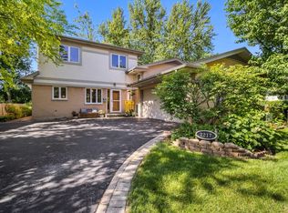 2217 Cherry Ln, Northbrook, IL