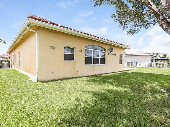 4th image of 16454 NW 14th St