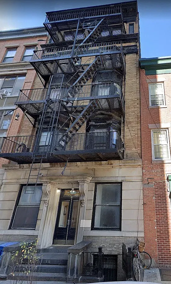 75 Pineapple Street — Photo 3