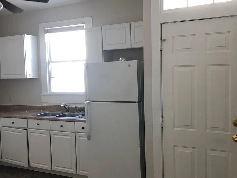 634 N Pierce St — Photo 4