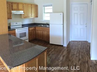 219 W College St, Bolivar, MO 65613