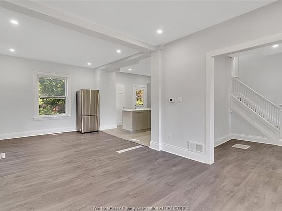 5th image of 516 Oak St