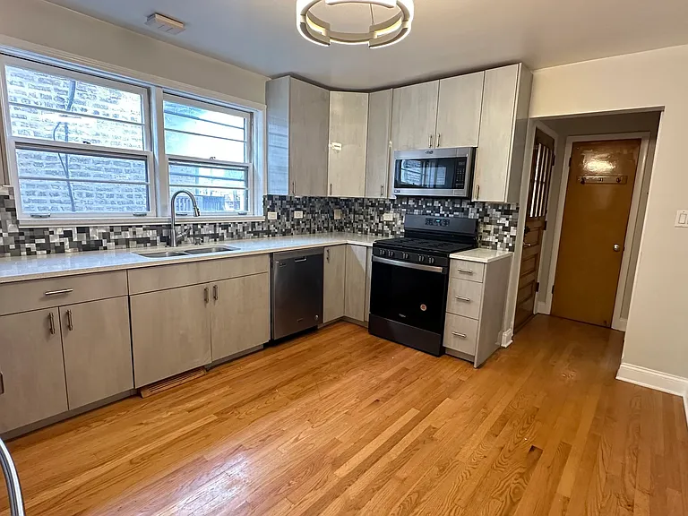 5717 N Saint Louis Ave #2 — Photo 16