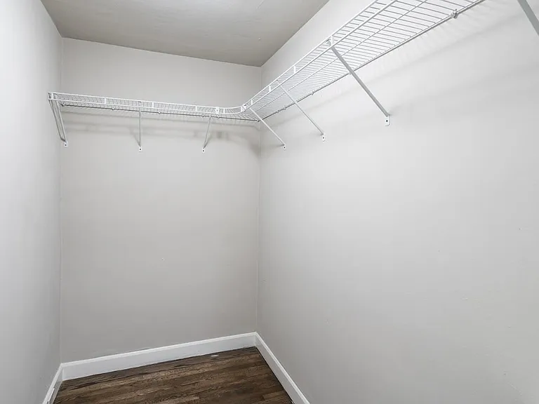 421 Summit Ave E #204 — Photo 16
