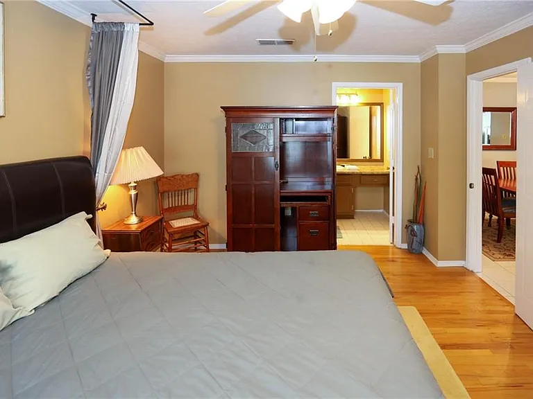 402 Olde Mill Ln — Photo 7