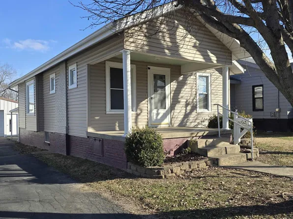 1024 S Webster St, Harrisburg, IL 62946