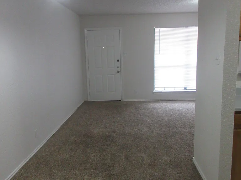 923 W Sycamore St #19 — Photo 5
