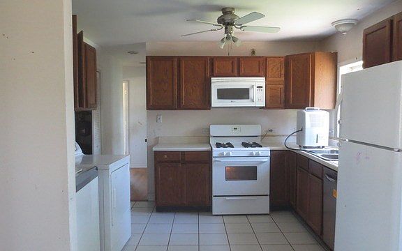 3rd image of 9257 183rd St