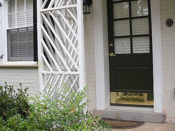 Off Street, Private Entrance