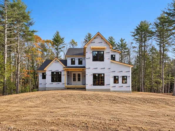 4 Dogwood Circle, Kennebunk, ME 04043