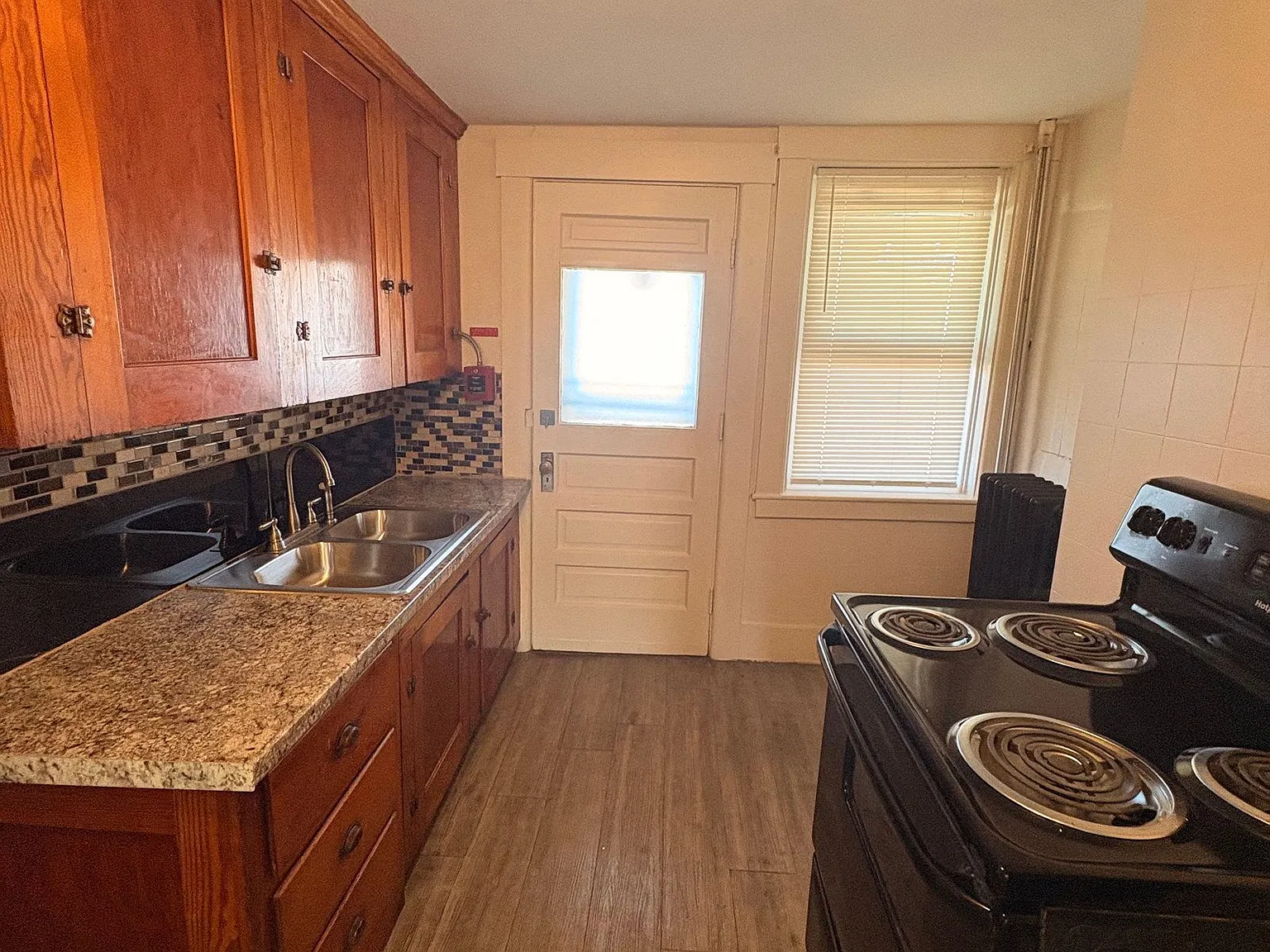 2 bed, 1.0 bath, $1,775 — Photo 4