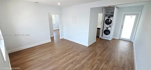 2355 SW 27th St #3 Photo 1