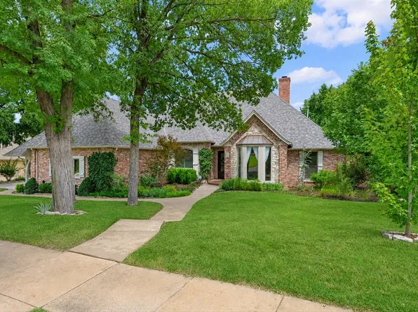 2808 Woodland Creek Dr, Edmond, OK 73034
