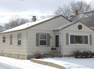127 W Crawford Ave, Milwaukee, WI