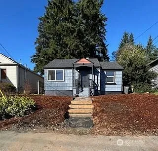 1619 Bayview Drive W photo 1