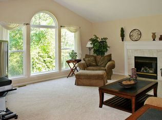 1261 Catherines Way, Howell, MI 48843