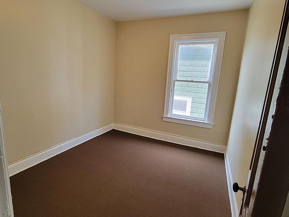 4th image of 50 Gold St #2