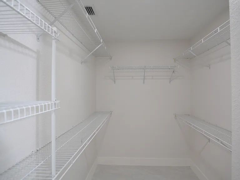 23146 Ambassador Ave — Photo 17