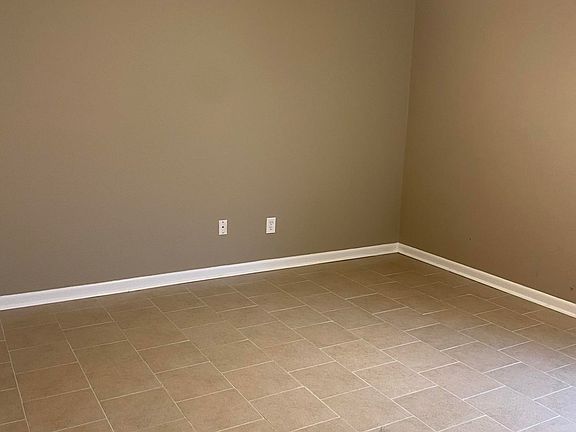 3rd image of 212 Briarcliff Dr
