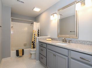 25 Fountain Manor Dr UNIT C, Greensboro, NC 27405