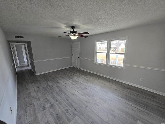 2nd image of 1003 Belle Dr.