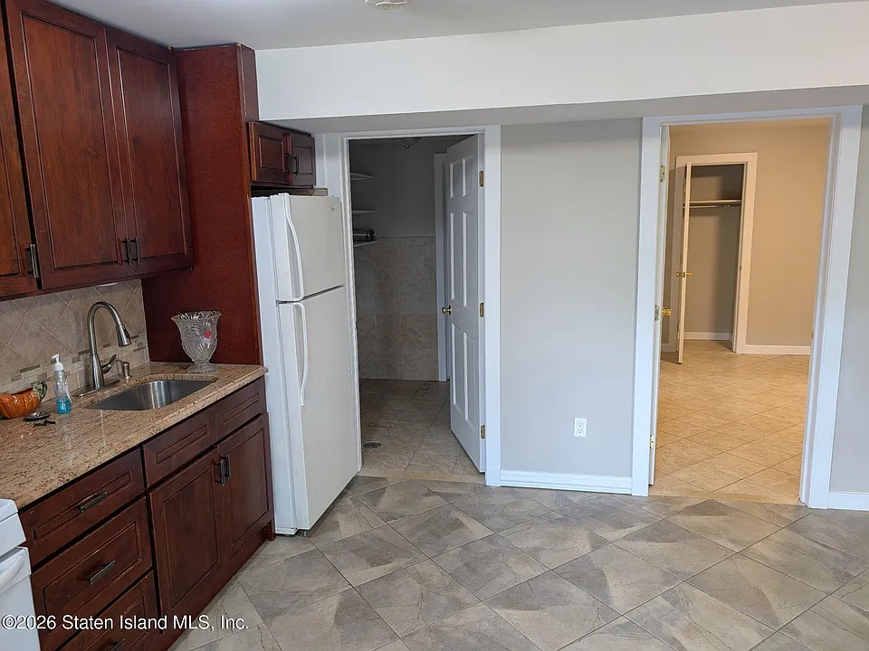 165 Dunham St #1