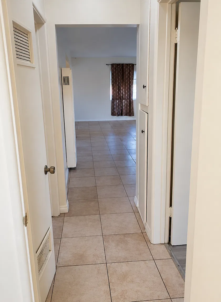 2 bed, 840 sqft, $2,300 — Photo 3