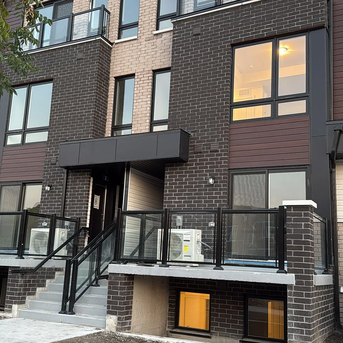 3 bed, $2,300 — Photo 1