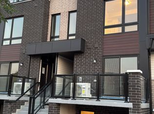 245 McLevin Ave #17, Toronto, ON M1B 5K1