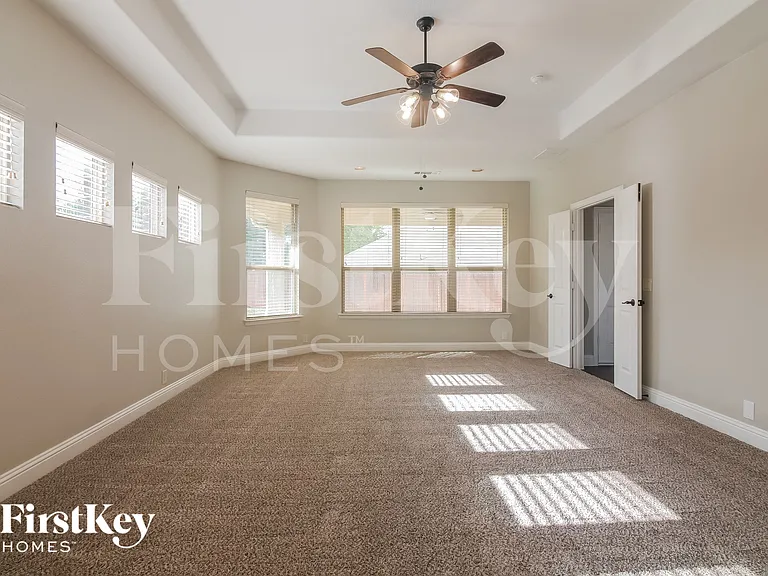 1301 Lucetta Ct — Photo 10