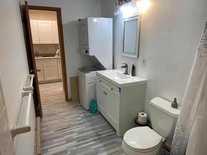 Building Photo - 225 Eagle Dr #4C