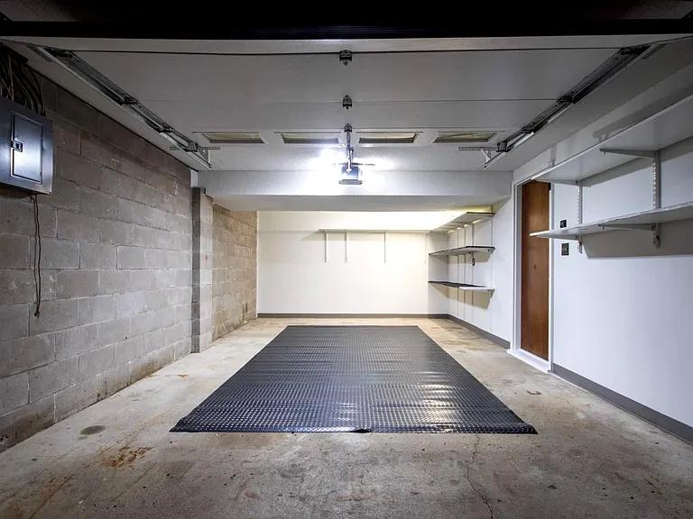 6407 Carpenter Ave — Photo 22