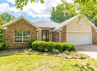 1814 S Tallgrass Dr, Fayetteville, AR 72701