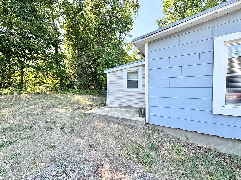 3321 N Church St — Photo 11