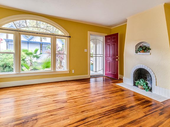 3rd image of 1803 Burnett Way