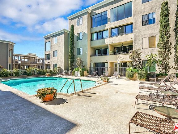 5th image of 8455 Fountain Ave Unit 303