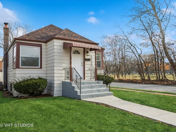 12447 S Carpenter St, Calumet Park, IL 60827