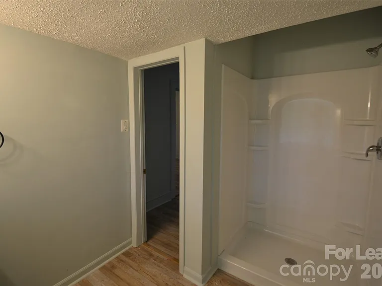 1208 Grace Ave — Photo 18