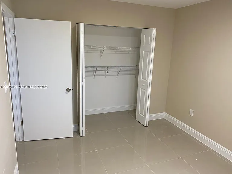 5650 W 26th Ct — Photo 5