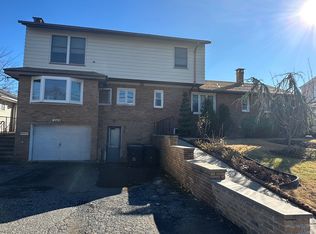 31-33 Fournier Cres, Elmwood Park, NJ 07407