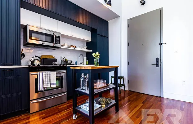 Rented by EXR | media 37