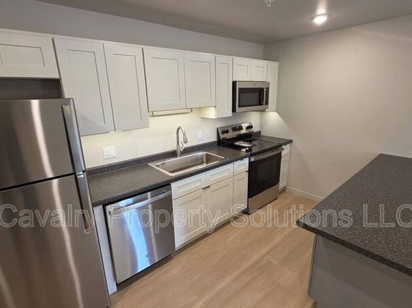 1221 Commonwealth Ave #203