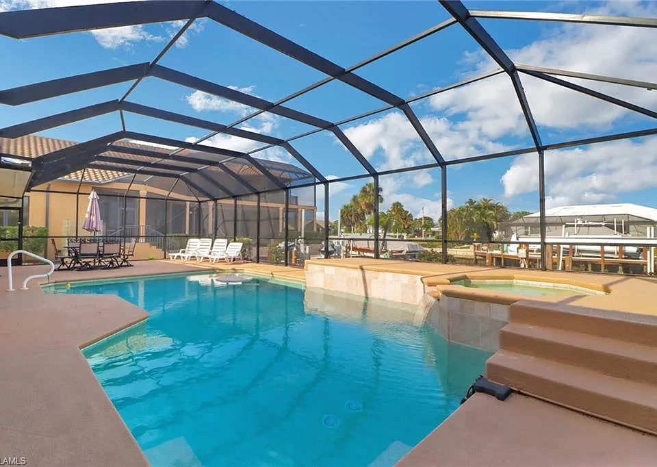 562 Goldcoast Ct