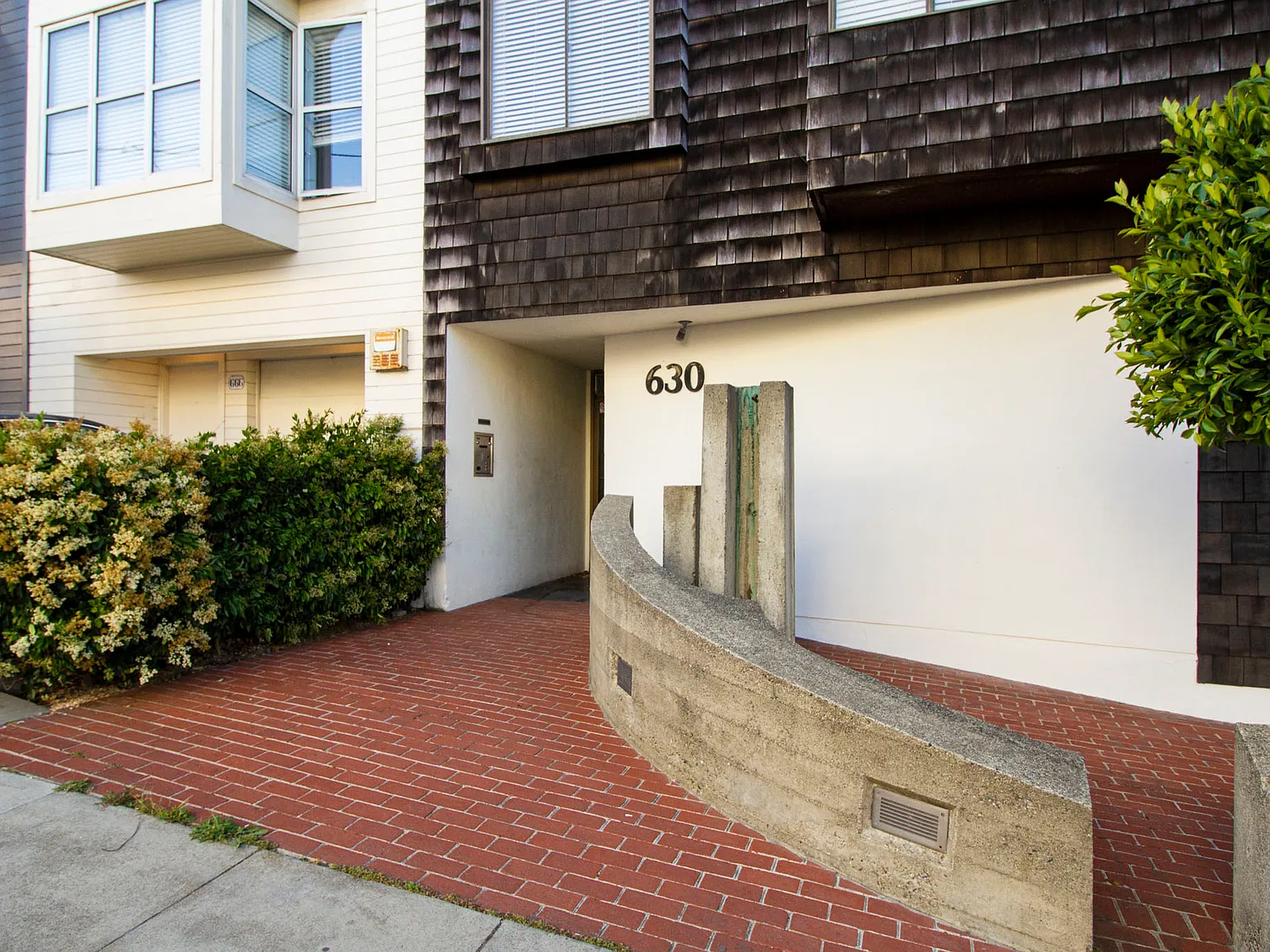 630 Grand View — Photo 1