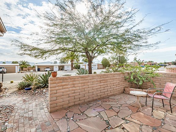 4th image of 392 W Rio Altar