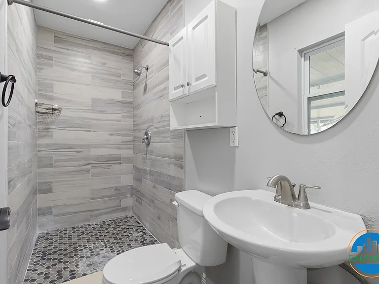 8609 Chinaberry Dr — Photo 16