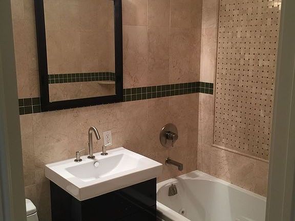 3rd image of 2710 Hoyt Ave S #3