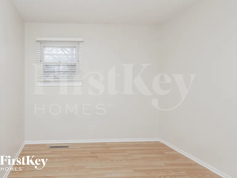 5724 Edward Dr — Photo 12