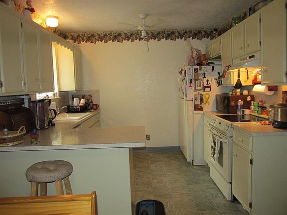 3rd image of 1370 Willow Bend Dr
