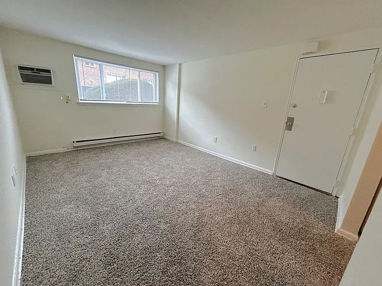 Oakwood Apartments — Photo 6
